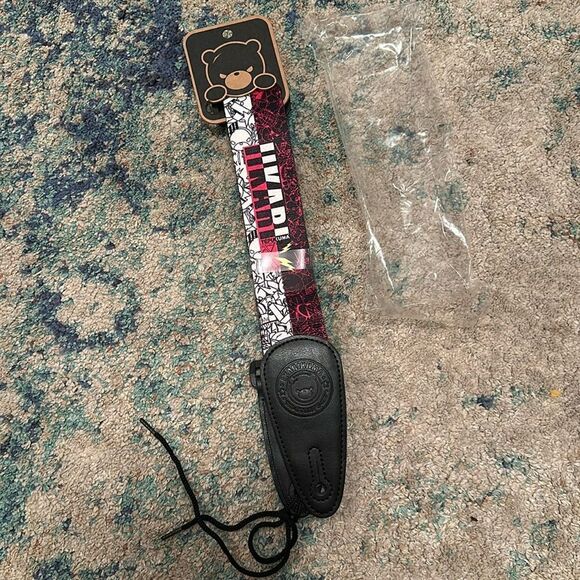 NWT IKARIKUMA Angry Little Black Bear Guitar Strap leather ends - Picture 1 of 4